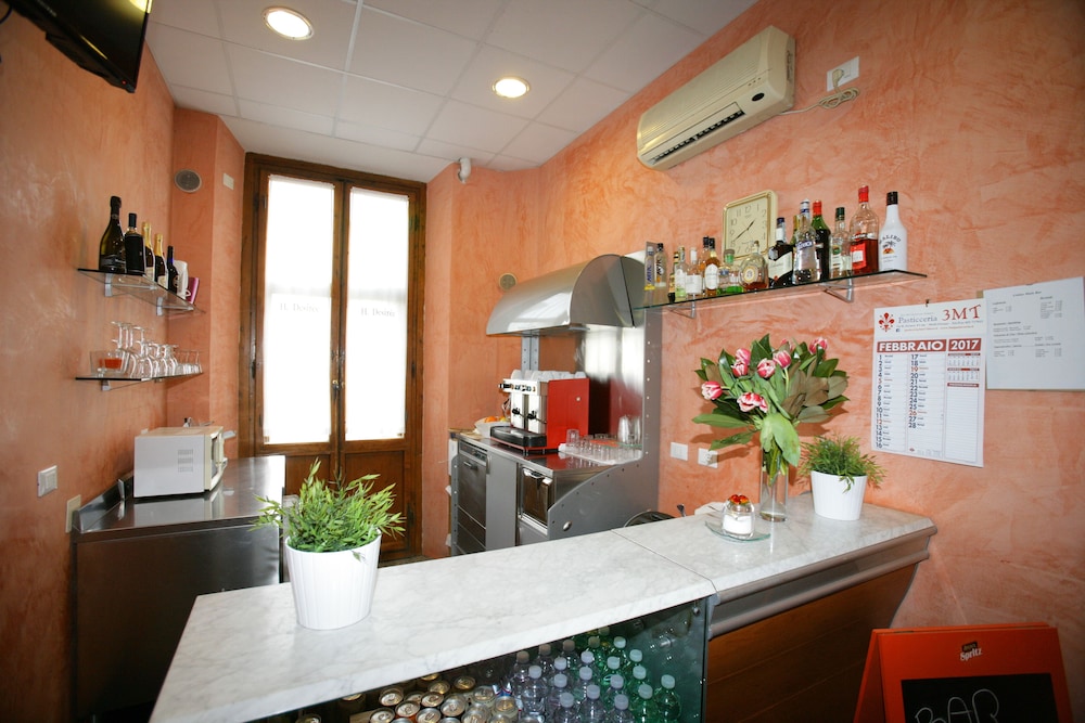 Hotel Desiree 8/62