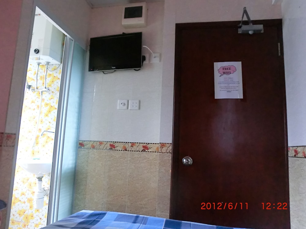 New London Hostel 1/29