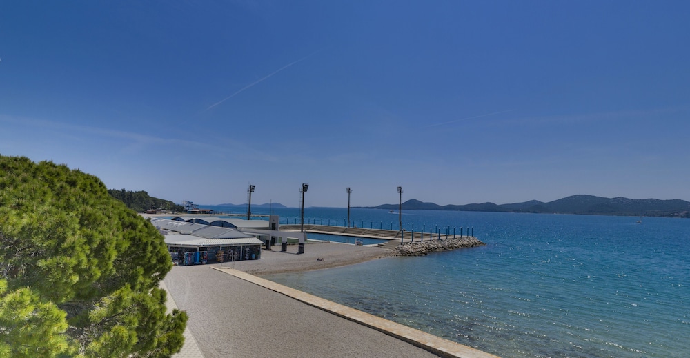 Hotel Kornati Biograd 37/42