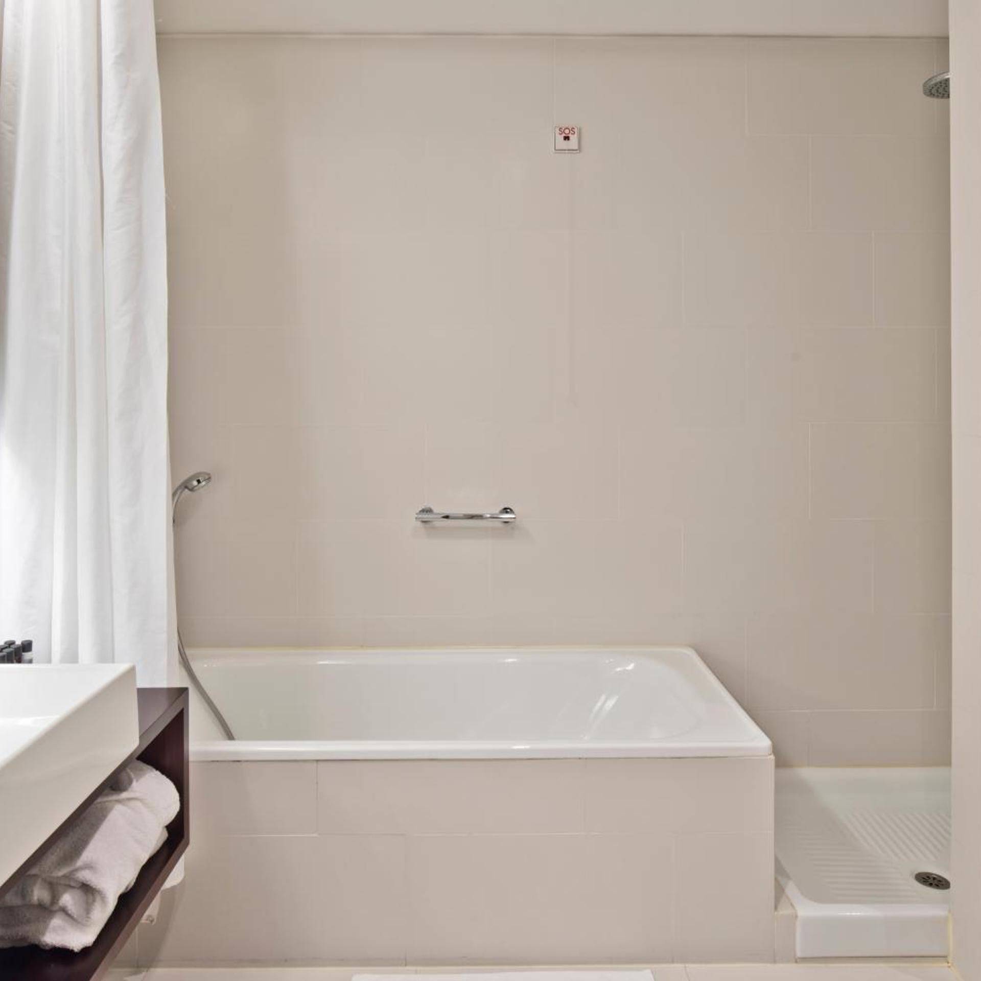 جناح تنفيذي بسرير مزدوج، Golden Tulip Sao Joao da Madeira Hotel 10/10