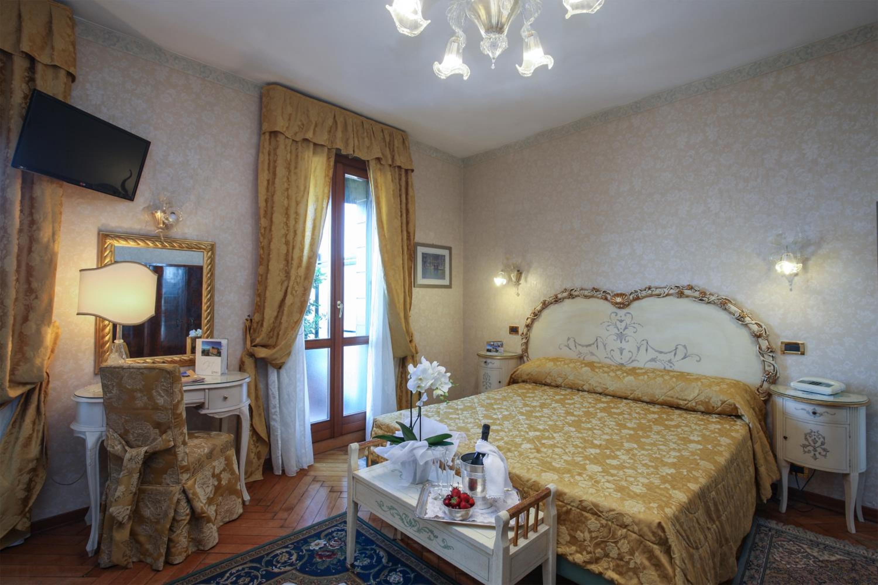 Superior, Double Bed, San Marco View, Terrace