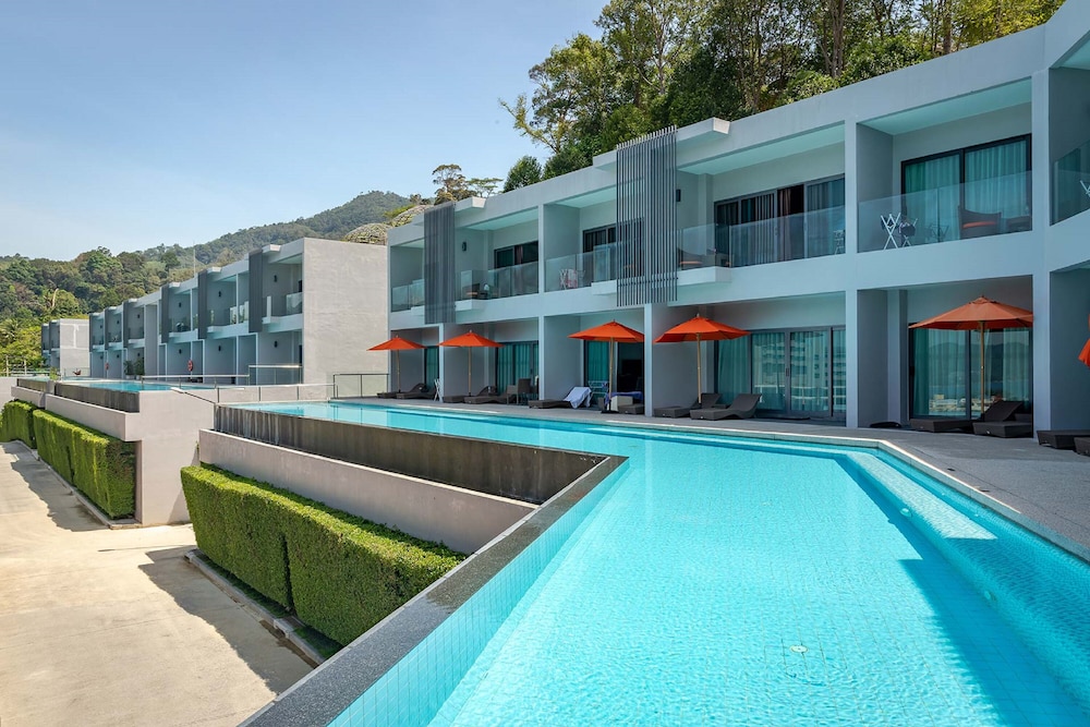 Patong Bay Hill Resort 61/70