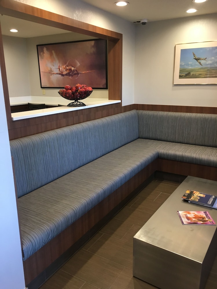 Microtel Inn Suites By Wyndham Richmond Airport 11/37