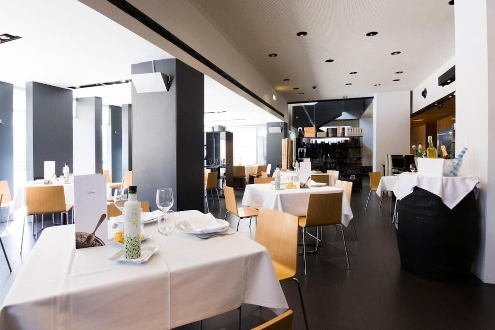 Blu Hotel Puerta De Almansa 32/50