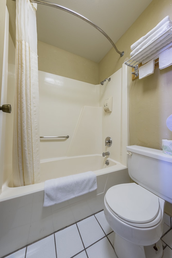 Americas Best Value Inn The Legends Inn 10/36