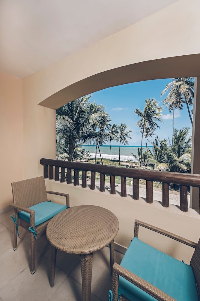 Iberostar Waves Bahia 38/61