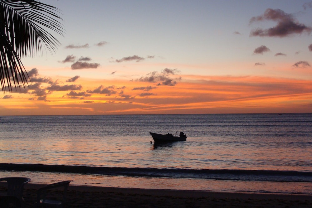 KALINAGO BEACH RESORT 24/49