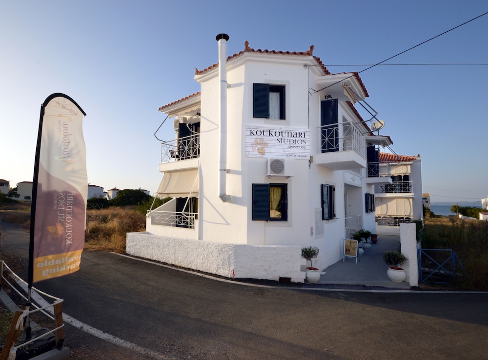 Koukounari Studios 44/47