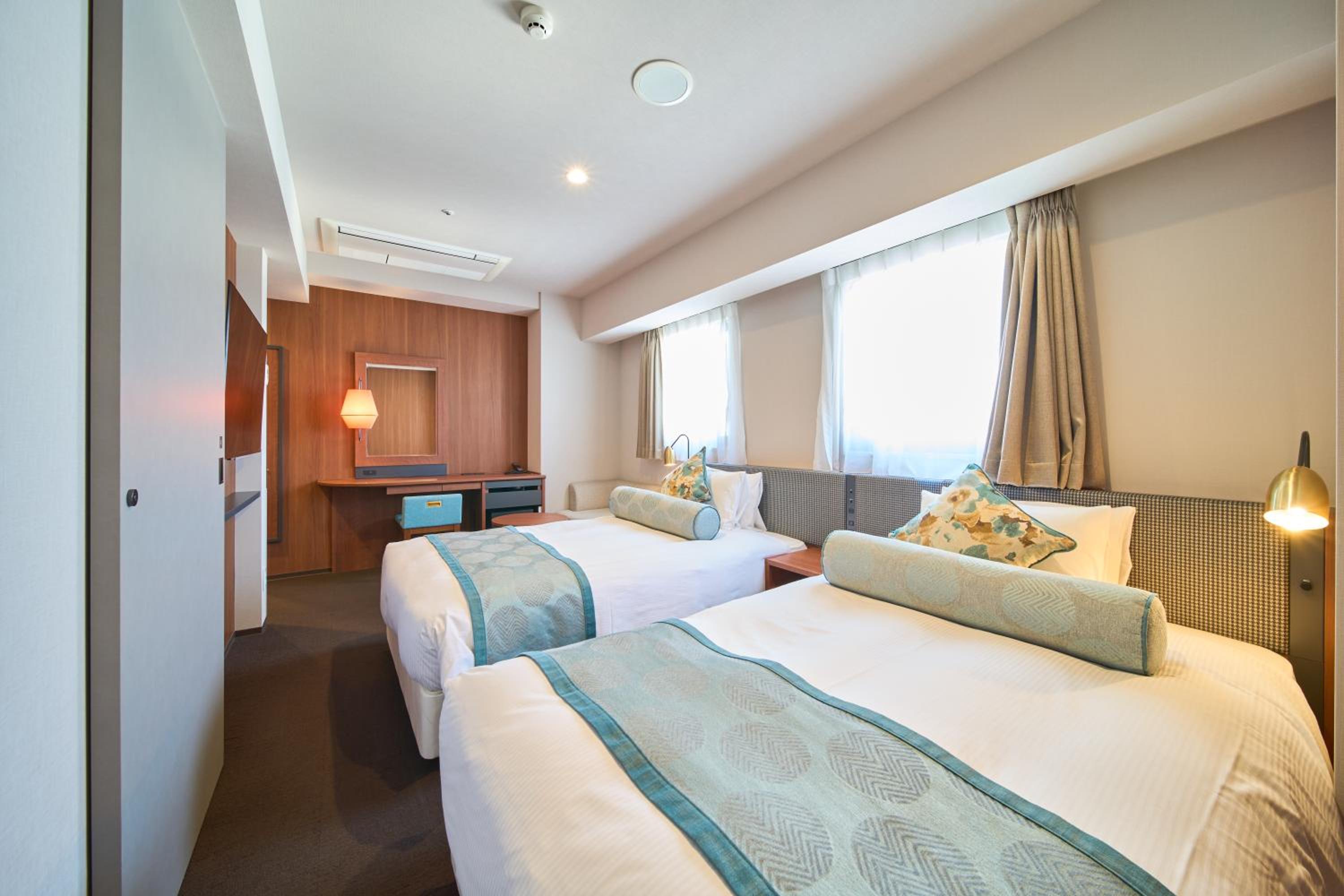 Moderate, Twin Beds, Smoking