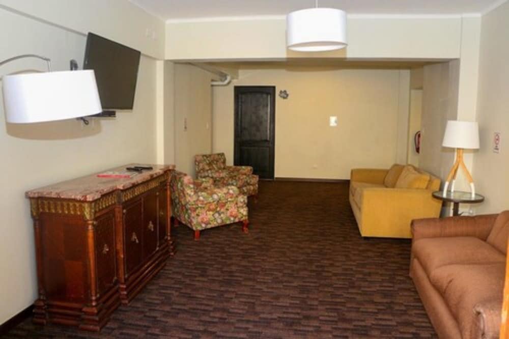 Hotel Plaza Nunoa 26/37