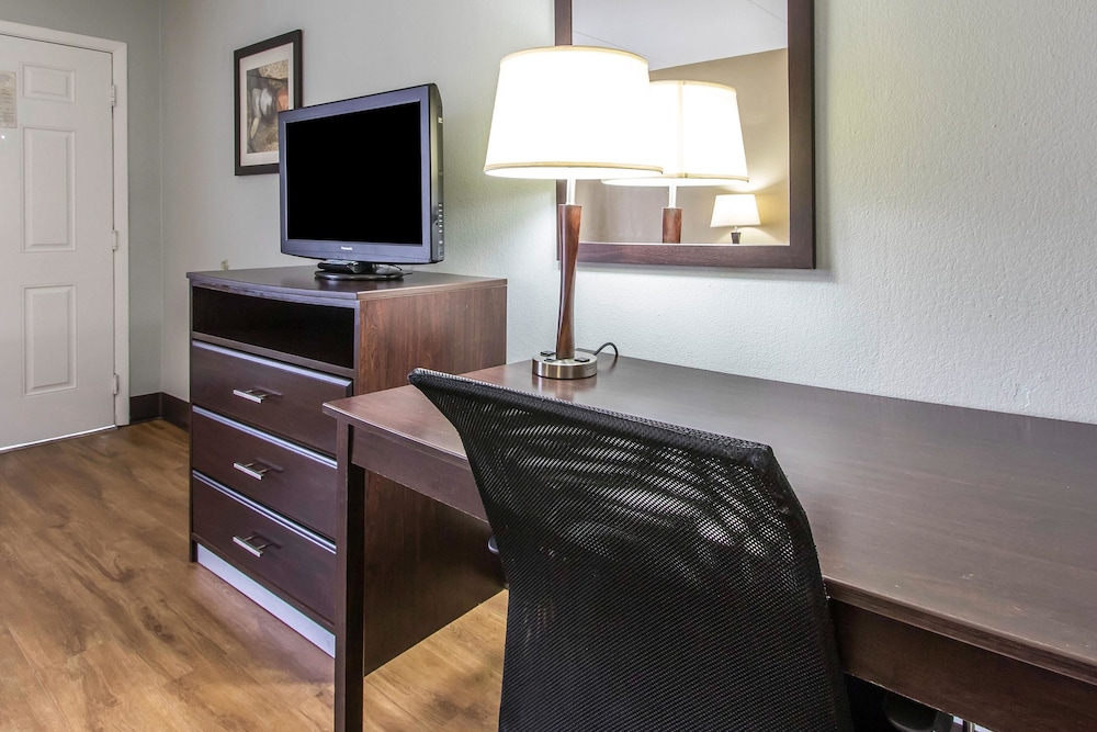 Quality Inn Downtown Historic District 28/32
