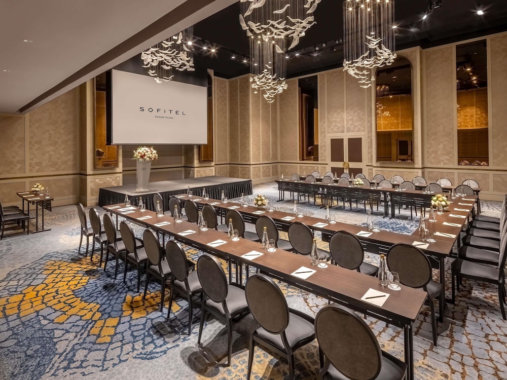 Sofitel Saigon Plaza Hotel 40/50