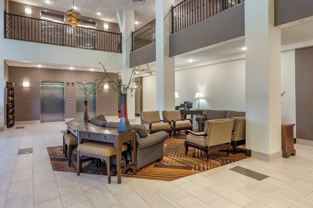 Holiday Inn Express Branson-Green Mountain Drive 48/72