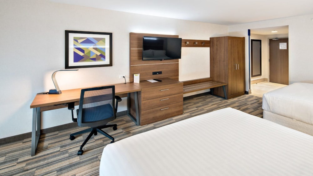 Holiday Inn Express Hotel Suites Mount Pleasant 21/61