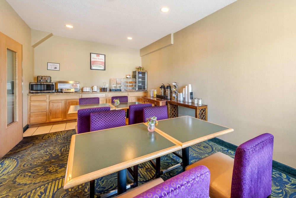 Econo Lodge Colorado Springs near Airport 19/21