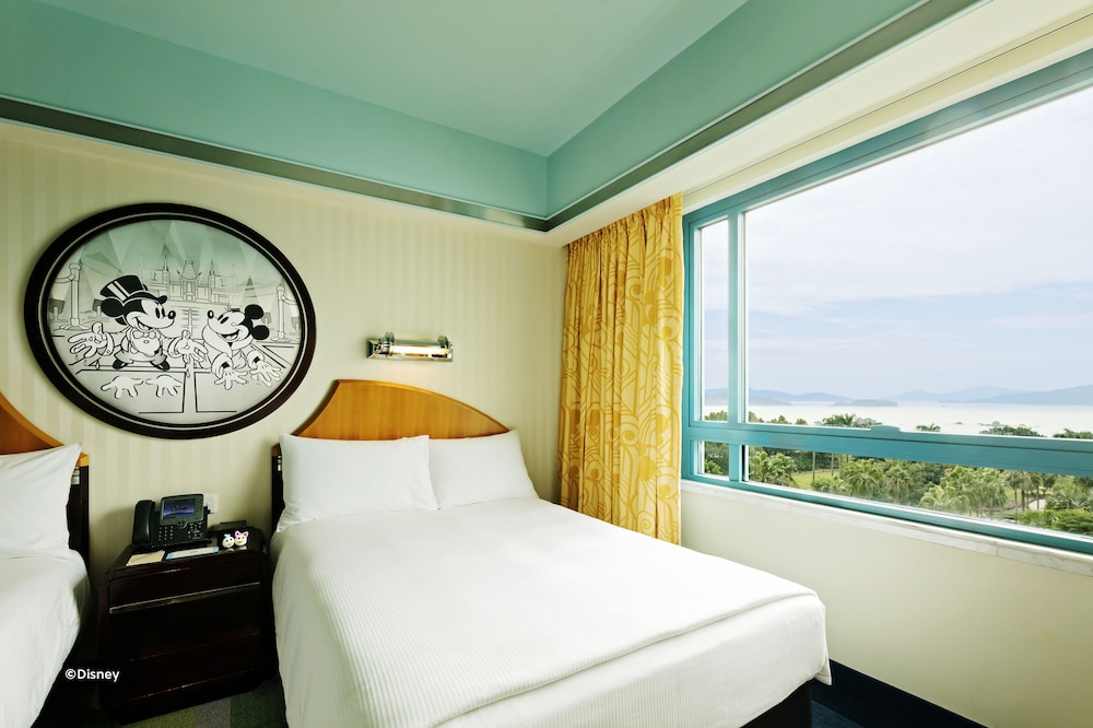 Disneys Hollywood Hotel 20/64