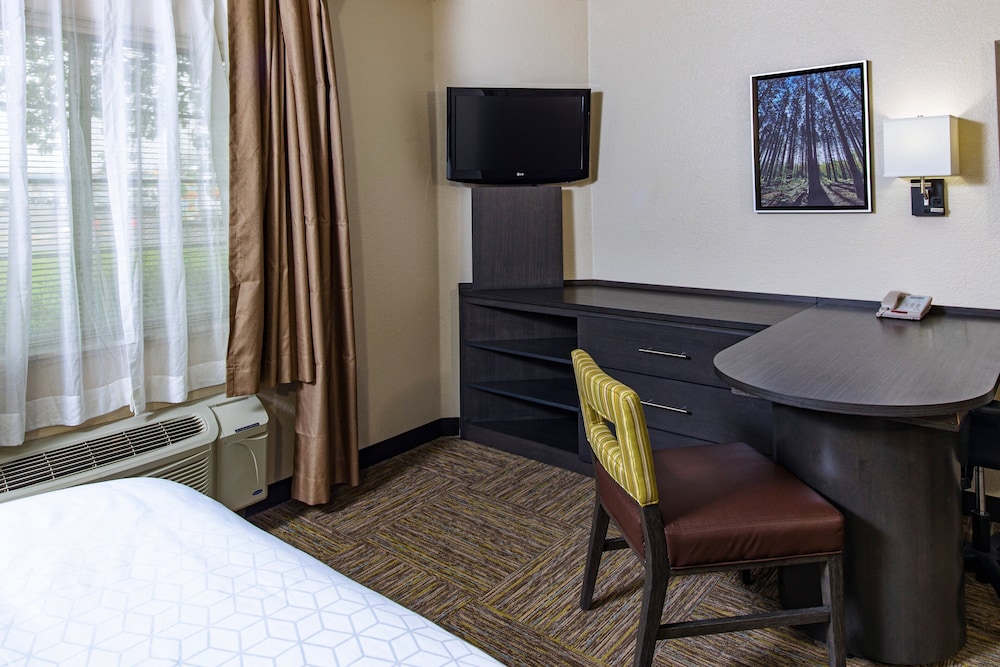 Candlewood Suites Appleton 20/38