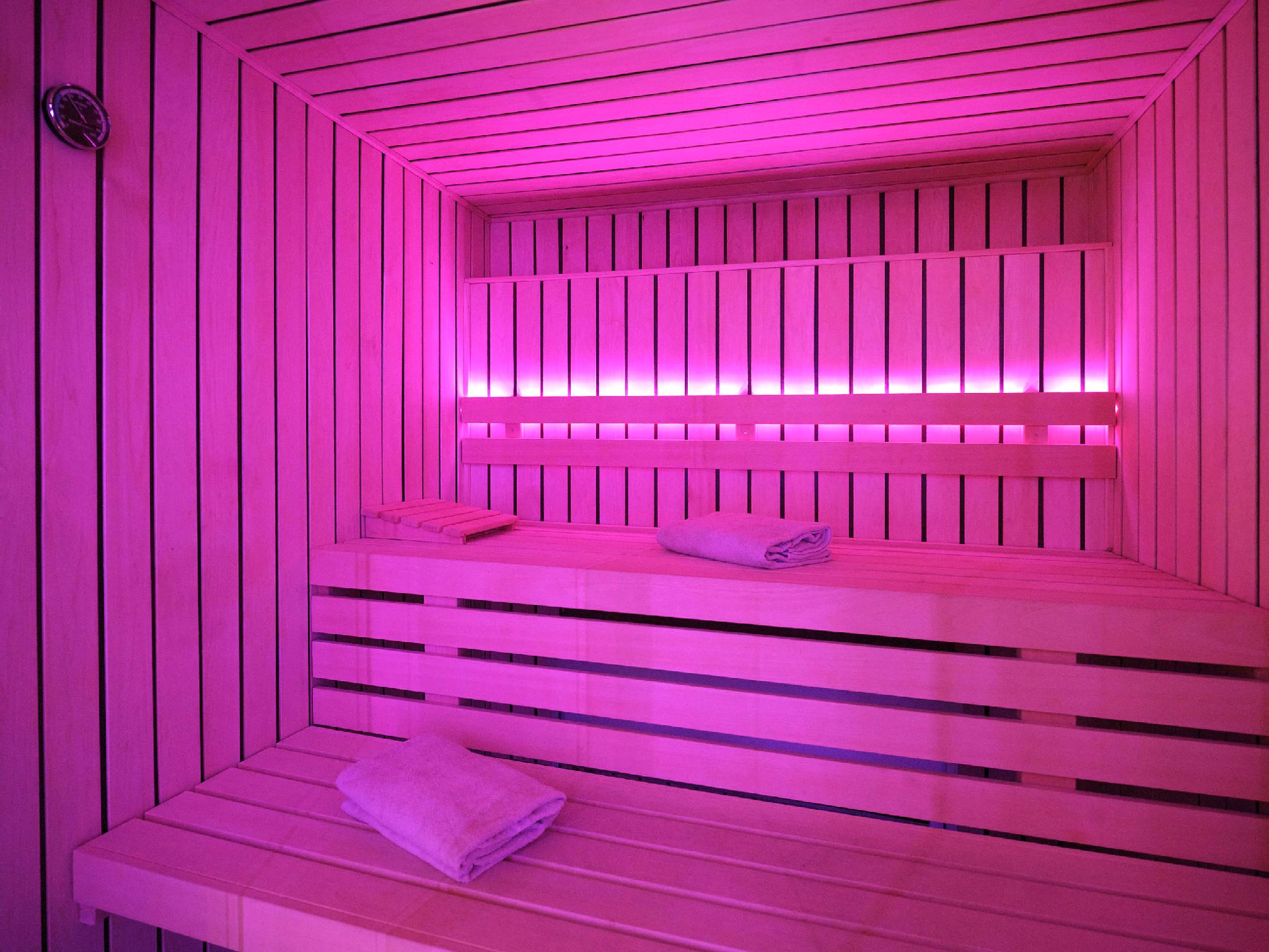 ATHOME RESIDENCE ET SPA 12/40