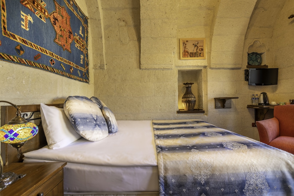 Mystic Cave House Hotel 10/50