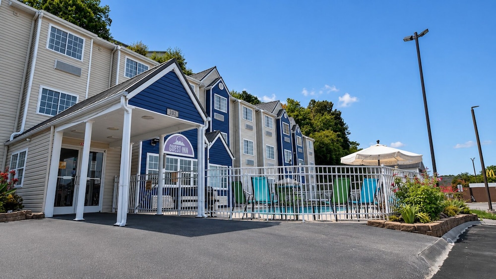 Guest Inn Pigeon Forge 36/48