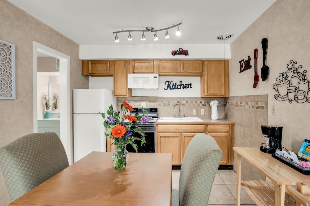 Inn at Deep Canyon 50/71