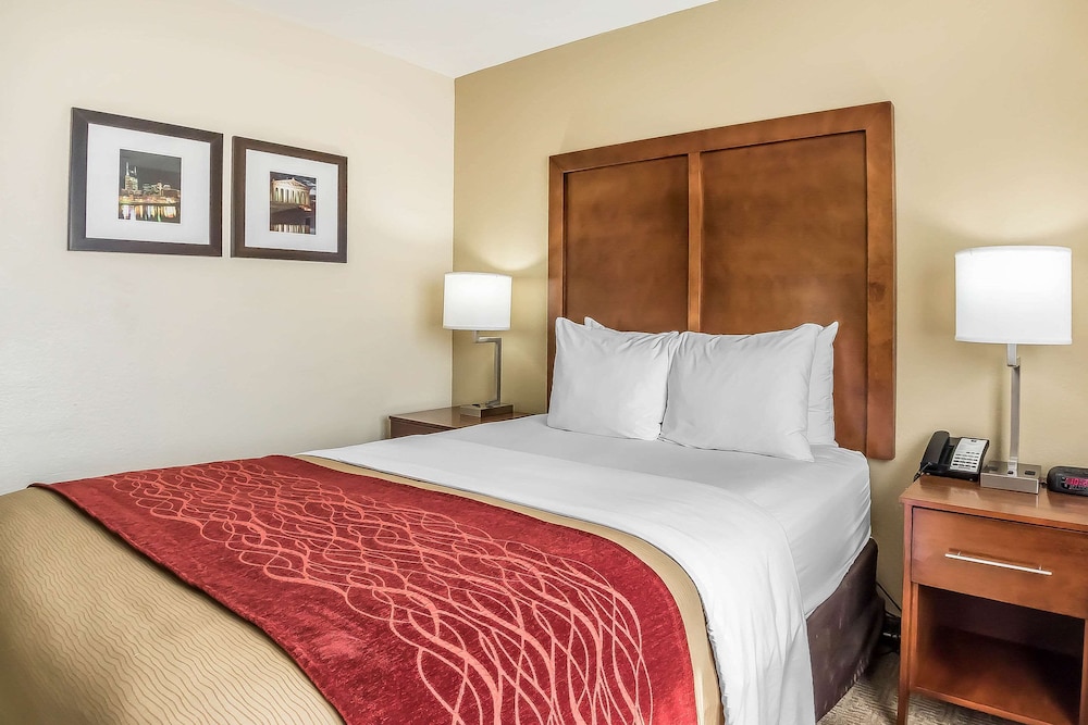Comfort Inn Nashville West 8/33