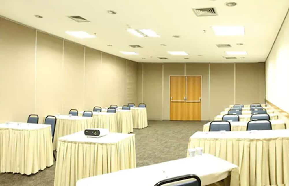 Travel Inn Hotels Ibirapuera 30/35