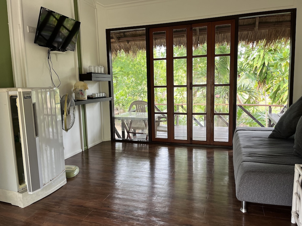 Suan Ban Krut Beach Resort 38/66