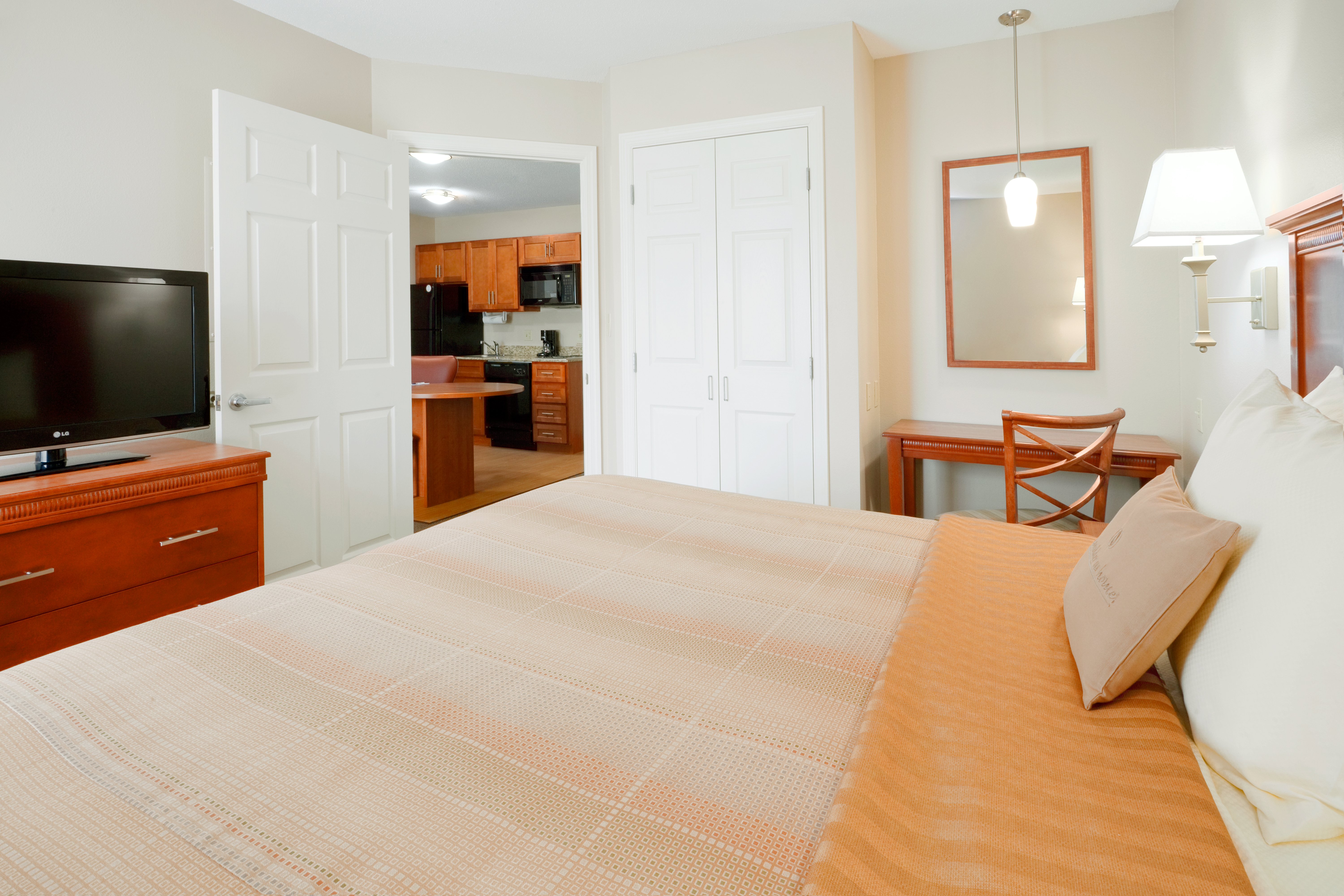 1 Bedroom, Suite, Queen Bed