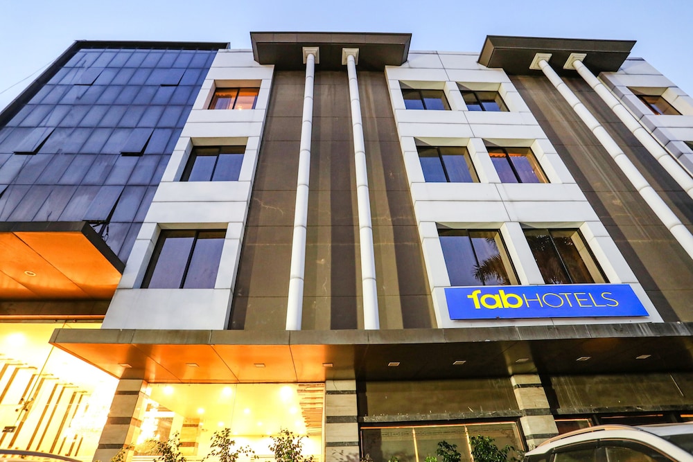 Hotel Mahendra 3/44