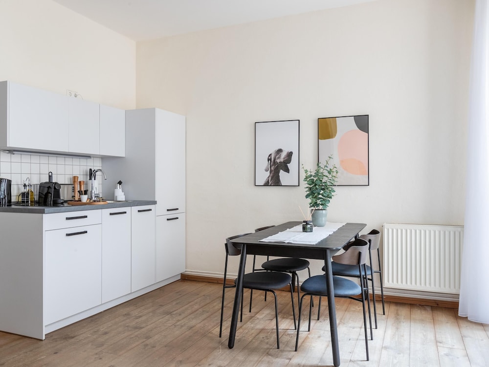Schoenhouse Apartments 10/50