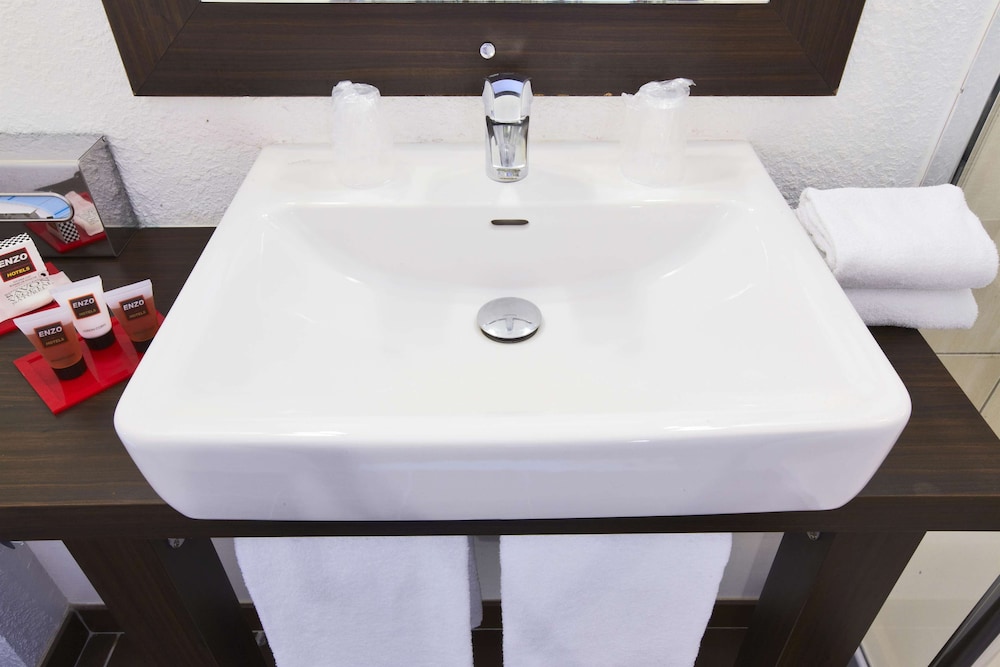 Enzo Hotels Reims Tinqueux By Kyriad Direct 23/24
