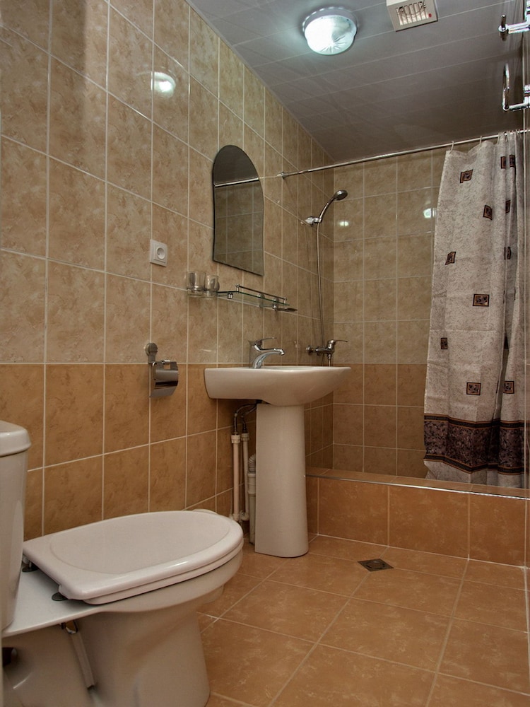 Rohat Hotel 42/43