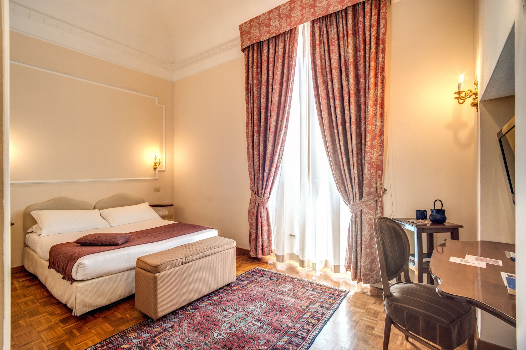 SUPERIOR, DOUBLE OR TWIN BED