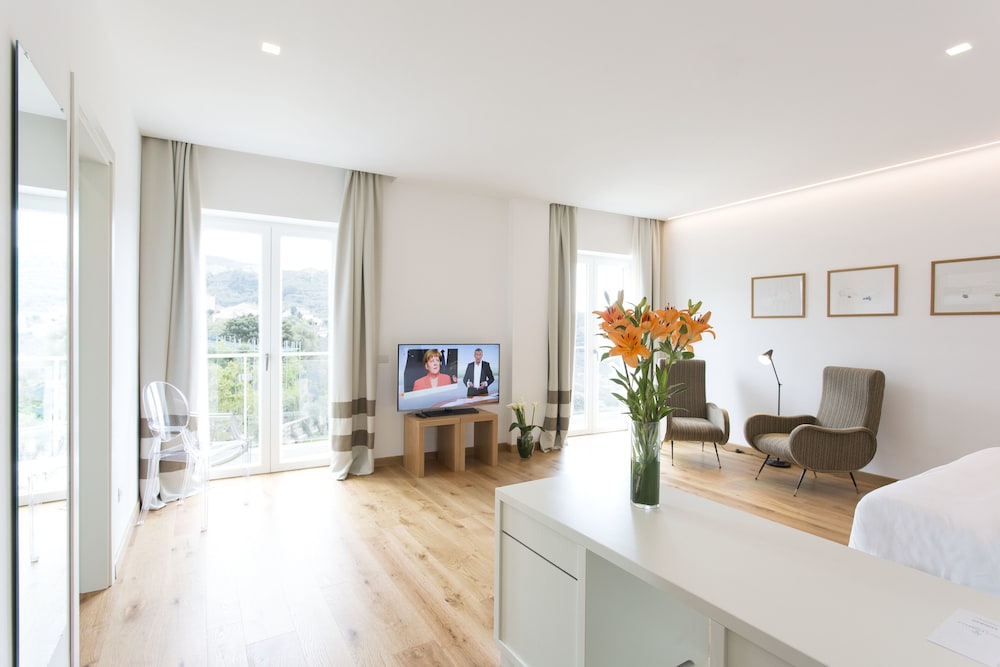 Villa Fiorella Art Hotel 53/80