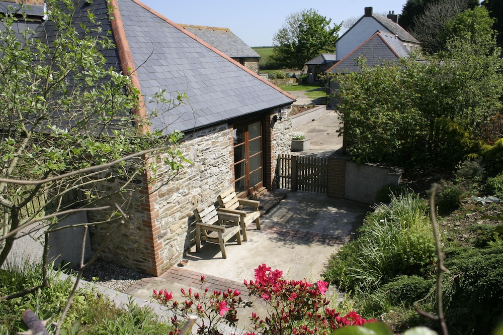 Polean Farm Cottages 48/50