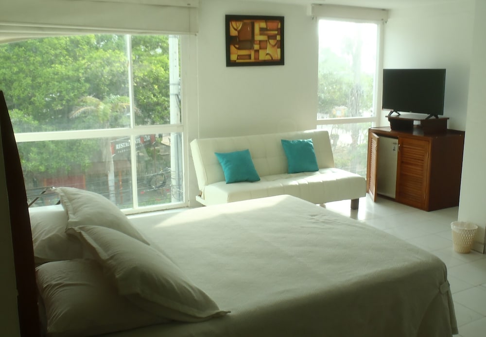 Coral Reef Hotel 22/58