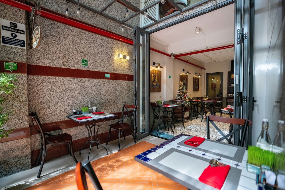 LITTLE SAIGON BOUTIQUE HOTEL 58/70