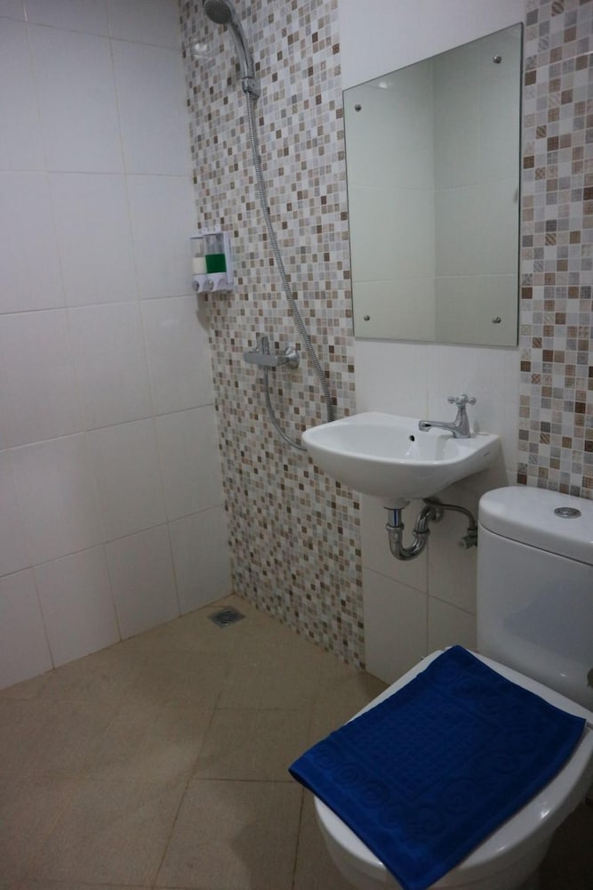 Ethan Hotel Cilincing Plaza 14/15