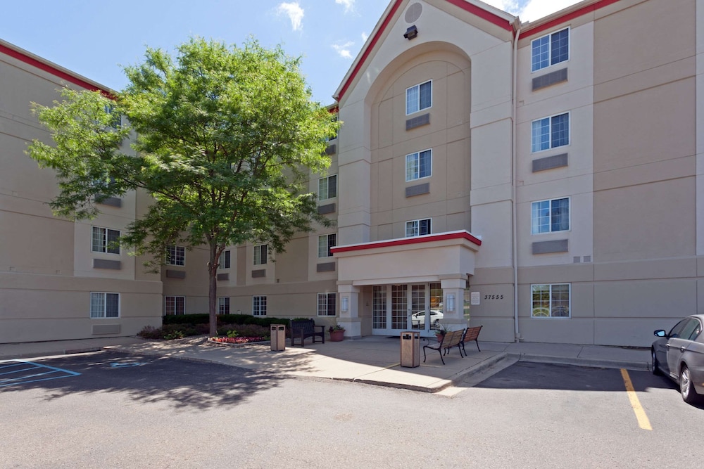 MainStay Suites Detroit Farmington Hills 31/36