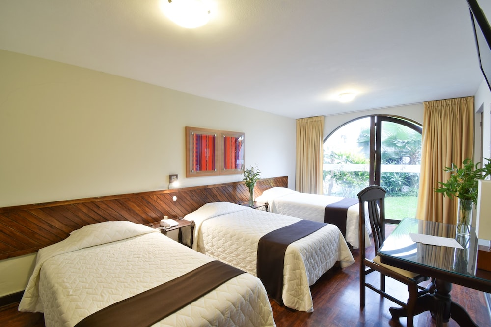 HOTEL SENORIAL 12/52