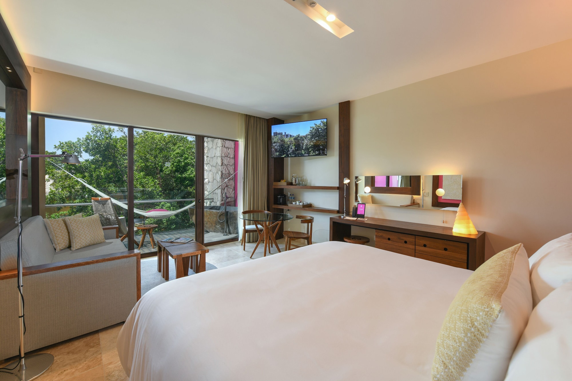 GARDEN, SPA, SUITE, ADULT ONLY