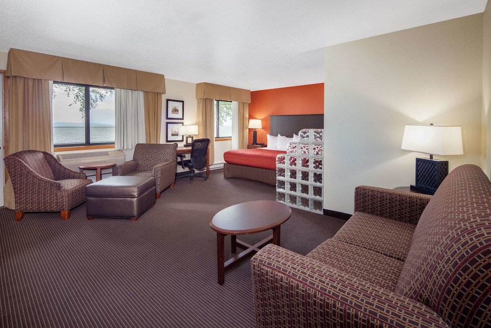 AmericInn by Wyndham Ashland 31/53