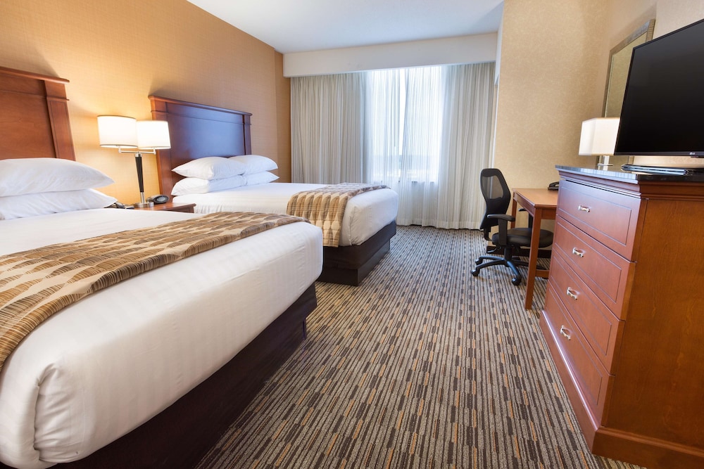 Drury Plaza Hotel Indianapolis Carmel 4/43