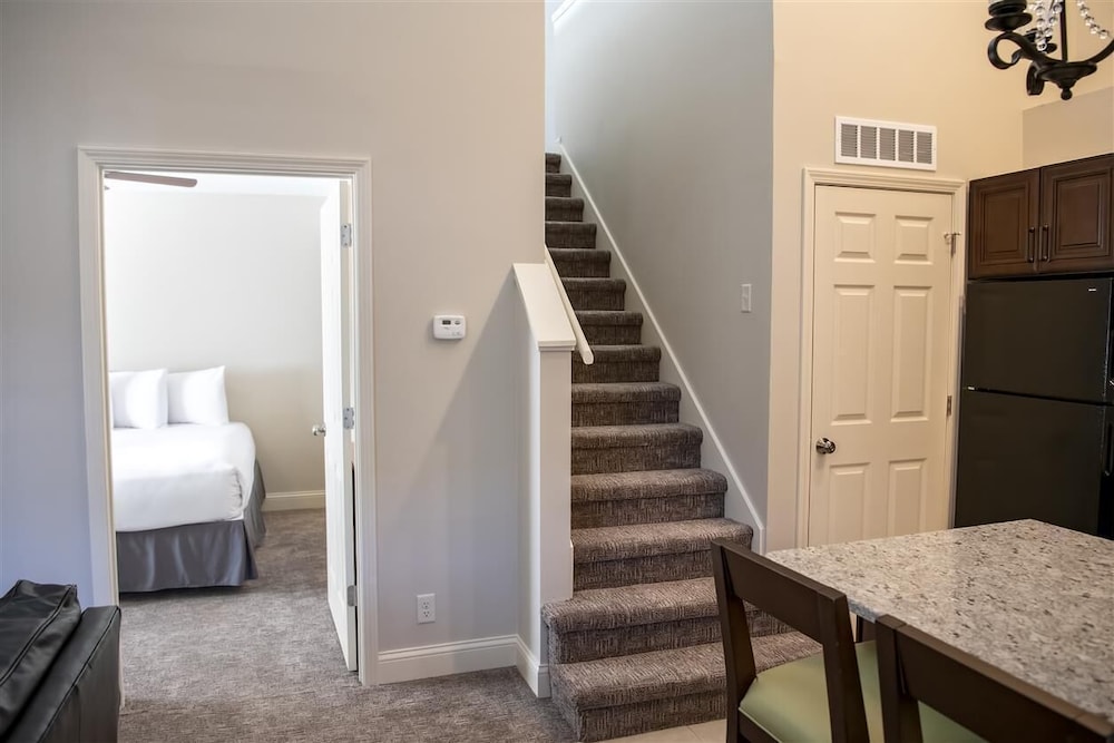 Chase Suite Hotel Lincoln 59/71