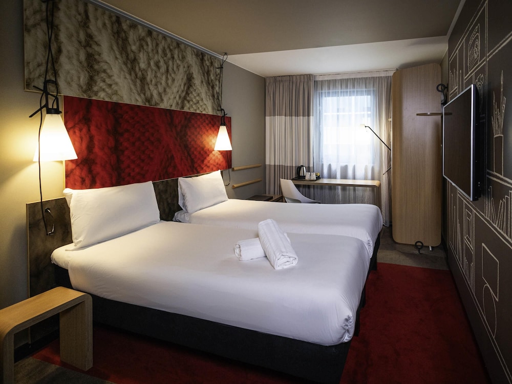 SWEET, TWIN BEDS