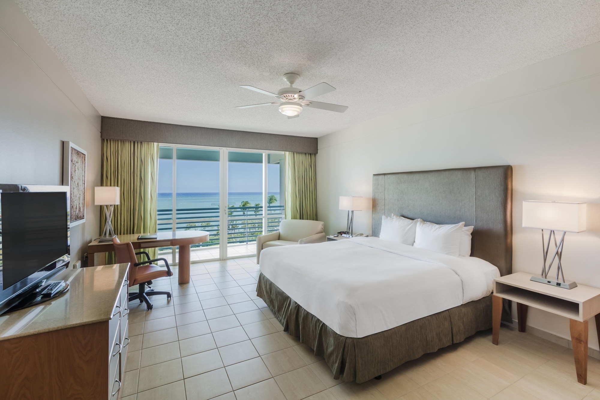 Suite, 1 King or 2 Double Beds, Parlor, Ocean Tower