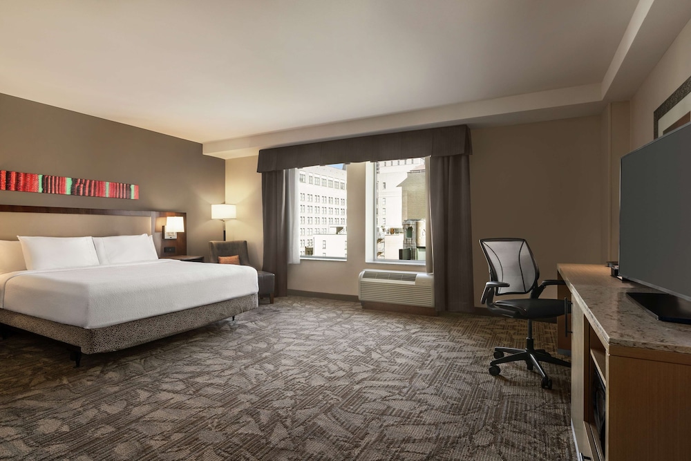 ROOM, KING BED