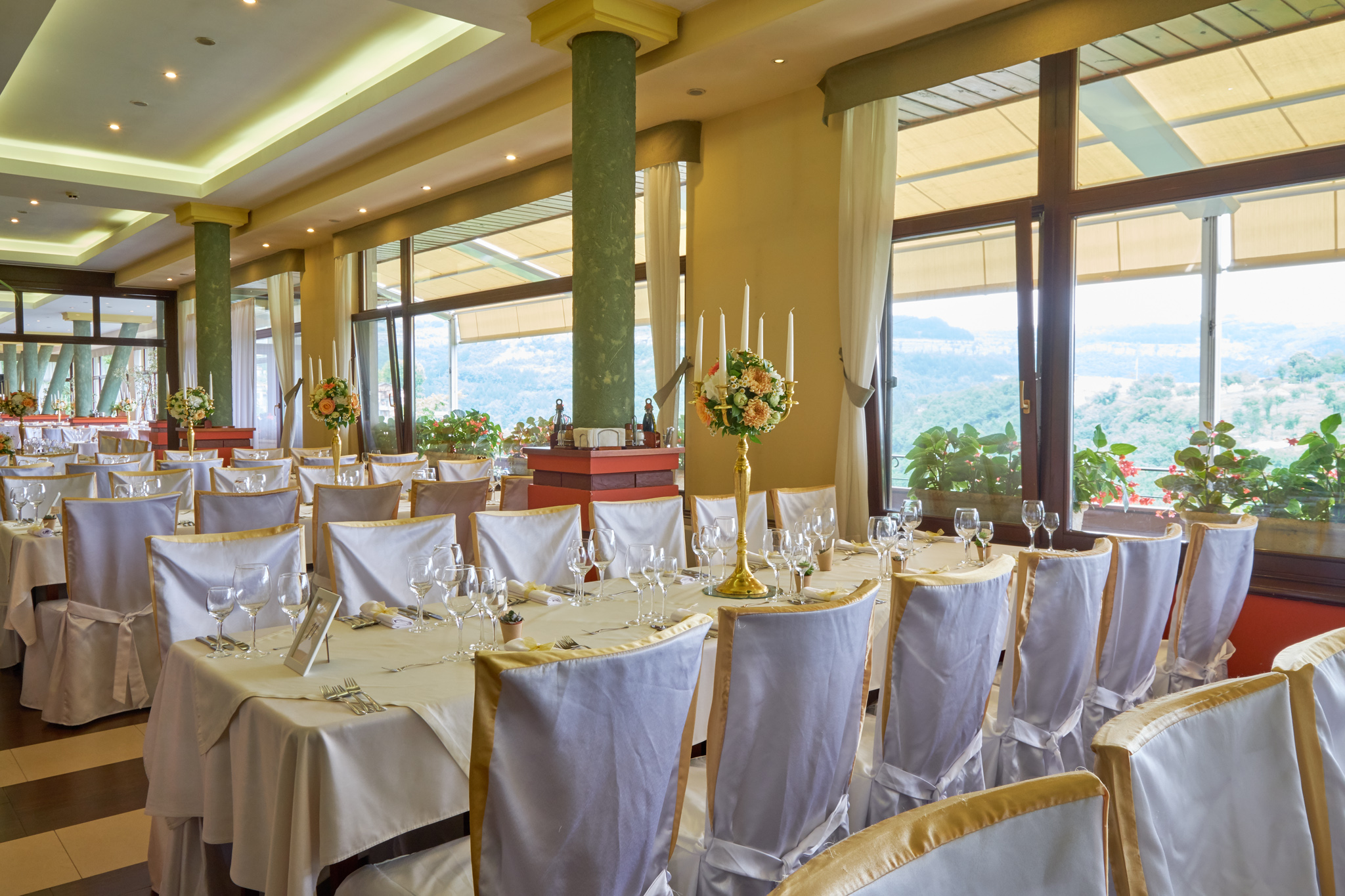 Yantra Grand Hotel 45/57