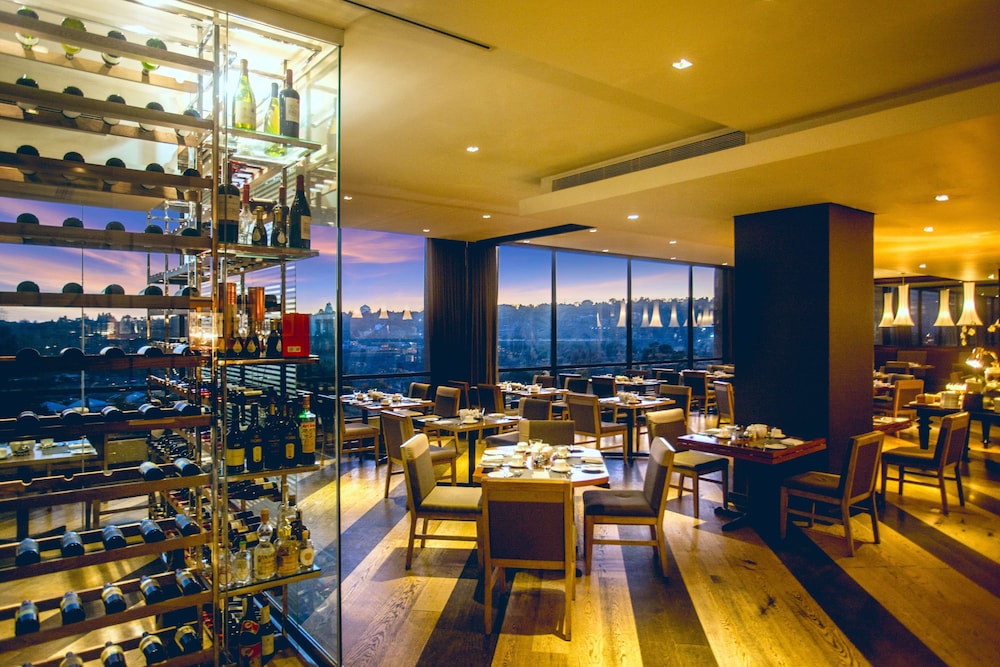 Southern Sun Hyde Park Sandton 32/48